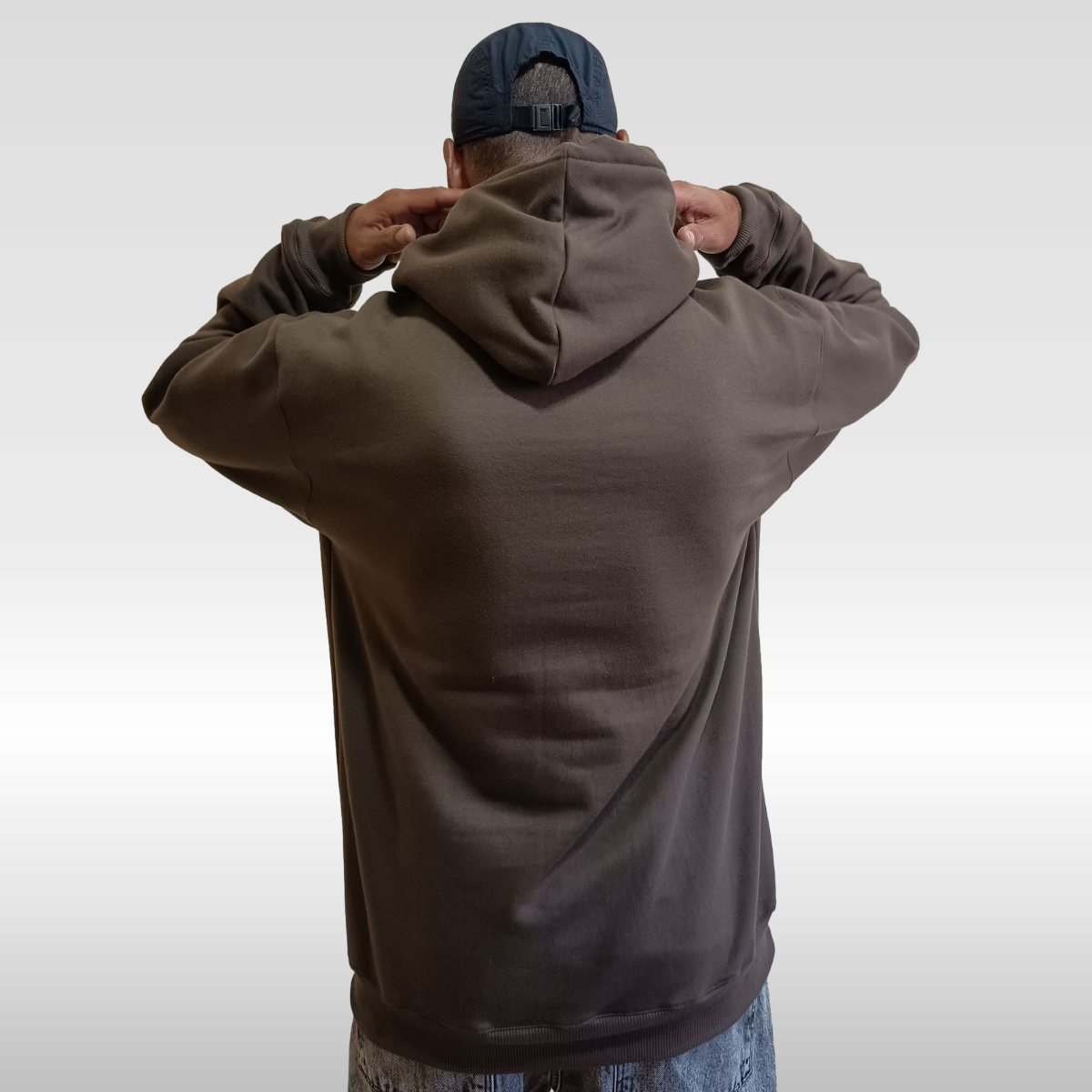 Moletom Canguru Oversized Cacau Peluciado 2 Cabos Sem Ilhós | 75% Algodão 25% Poliéster | Streetwear | Switch Factory