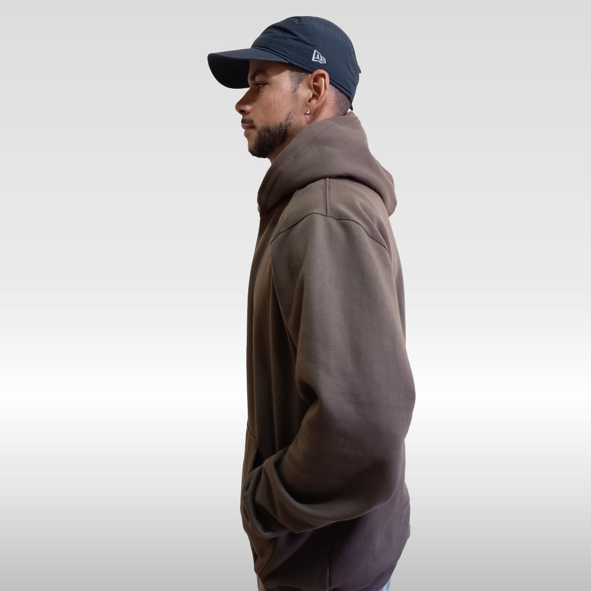 Moletom Canguru Oversized Cacau Peluciado 2 Cabos Sem Ilhós | 75% Algodão 25% Poliéster | Streetwear | Switch Factory