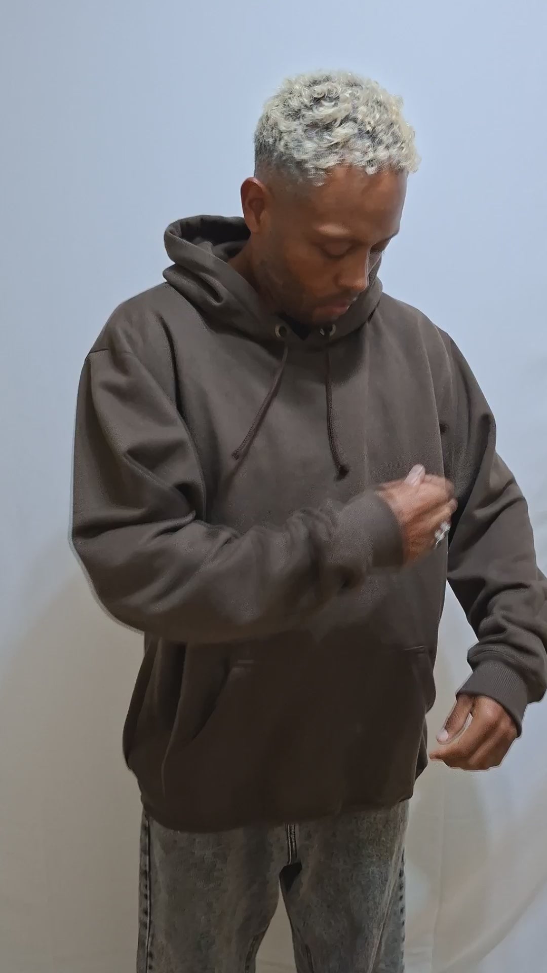 Moletom Canguru Oversized Cacau Peluciado 2 Cabos | 75% Algodão 25% Poliéster | Streetwear | Switch Factory